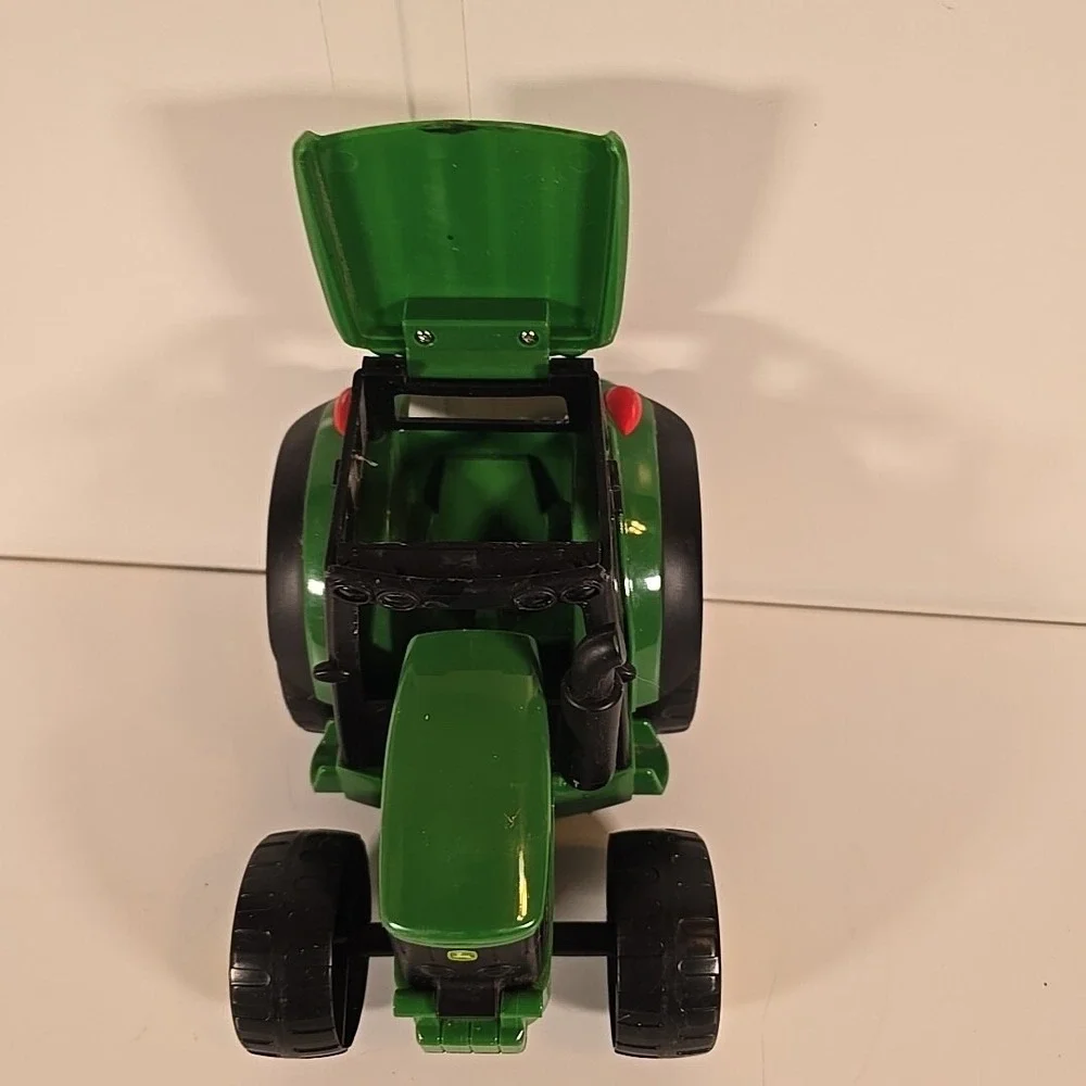 Green John Deere Monster Farm Tractor Model E0514Q00 Sound Feature Does Not Work
